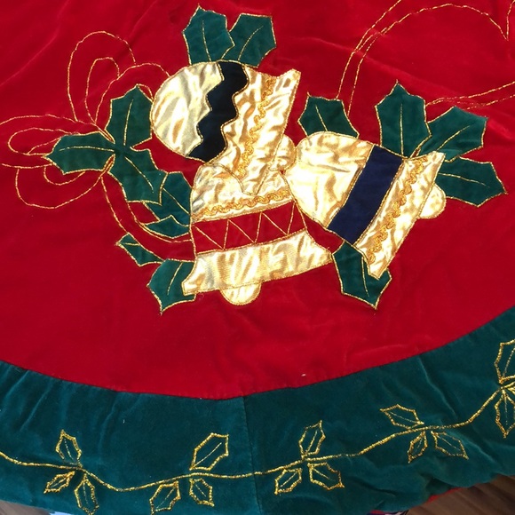 Elegant Red & Green Velvet With Bells Christmas Tree Skirt 44" Wide - Picture 2 of 4